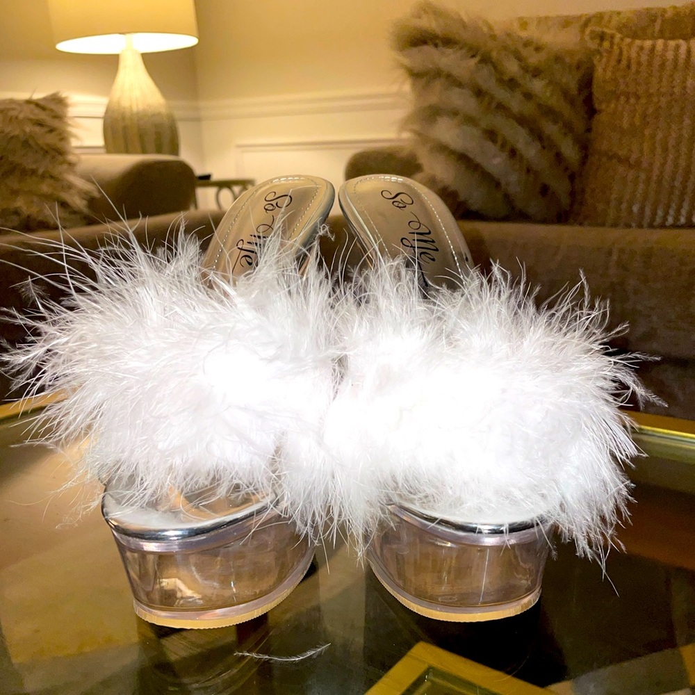 SoMe size 6.5 platform heels with white feather fronts Brand New No Box